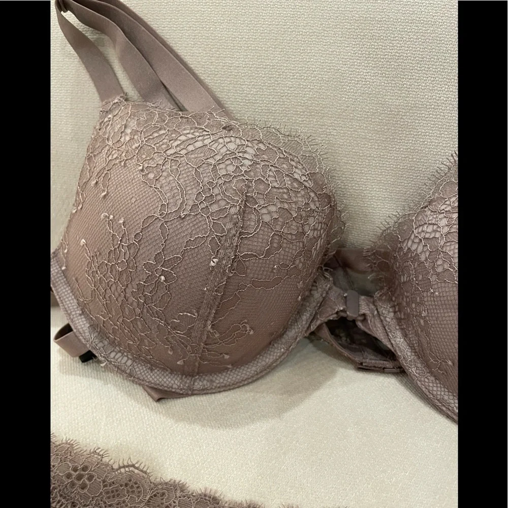 ❤️ BEAUTIFUL BRAND NEW NVR WORN LIGHT MAUVE/GRAY LACY & SEXY VS SET! - Picture 11 of 15